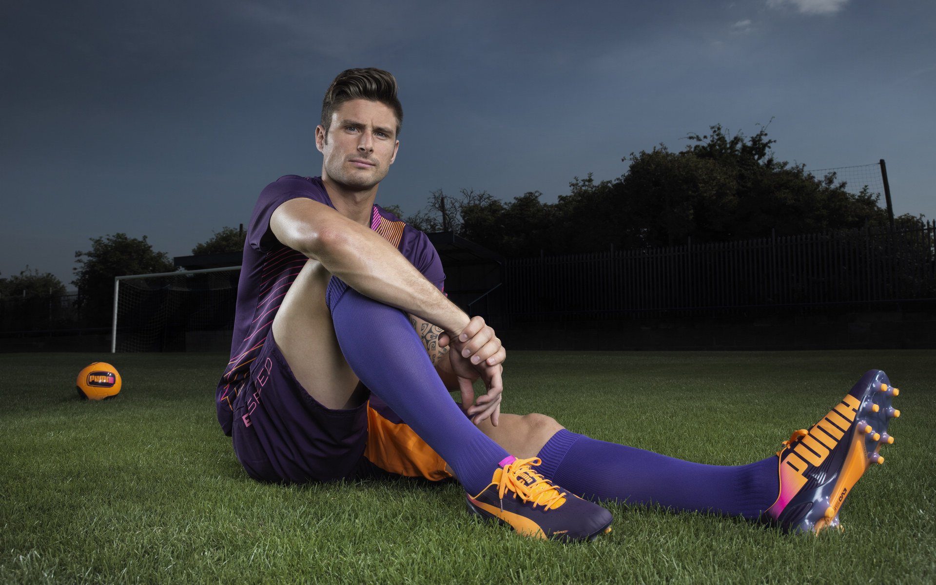 球员合同：俱乐部与主力球员达成续约协议细节公布，球员不续约,俱乐部不是亏死了